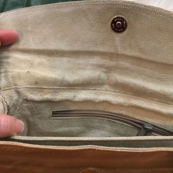 Cream tan colored eelskin shoulder bag - Picture 7 of 7